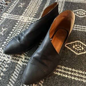 Free People closed toe royale flat. Genuine leather, black 37